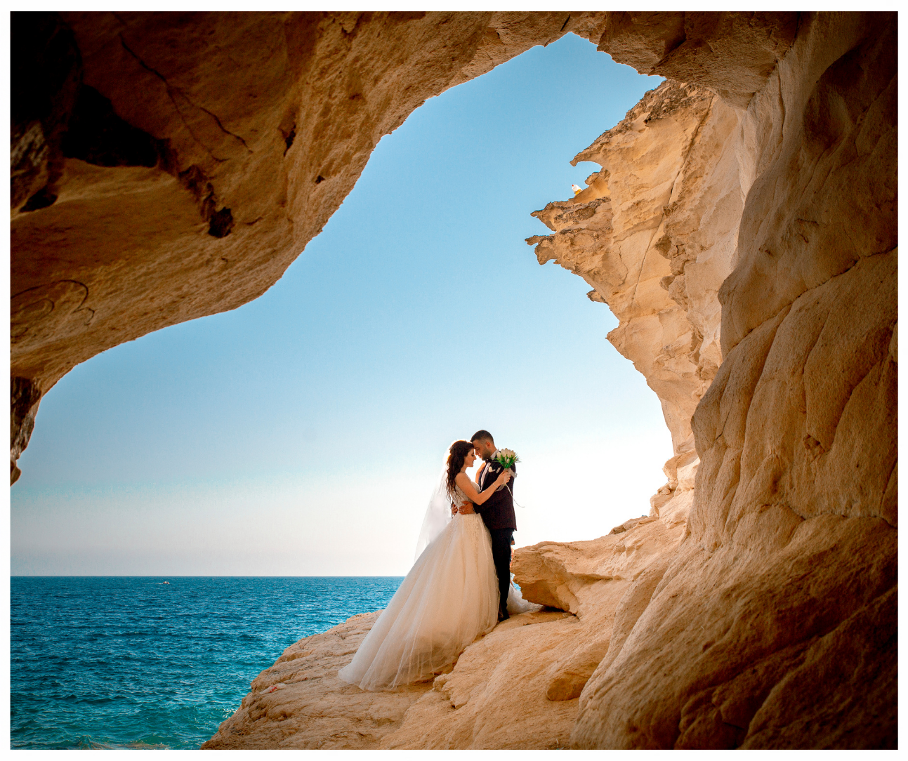 How to Plan a Honeymoon: A Month-by-Month Timeline